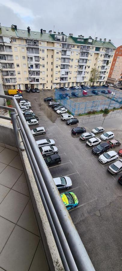 Apartman Velimir Stari Aerodrom ポドゴリツァ エクステリア 写真
