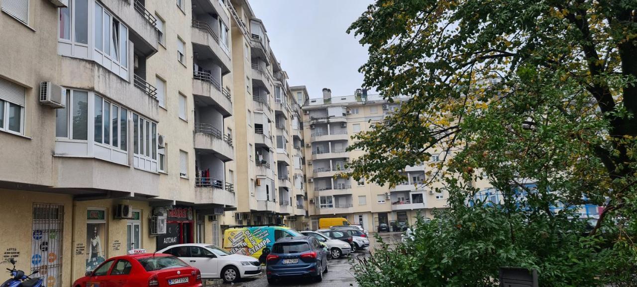 Apartman Velimir Stari Aerodrom ポドゴリツァ エクステリア 写真