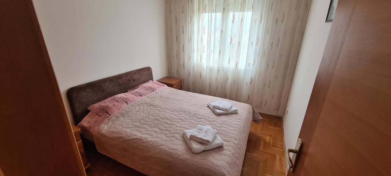 Apartman Velimir Stari Aerodrom ポドゴリツァ エクステリア 写真