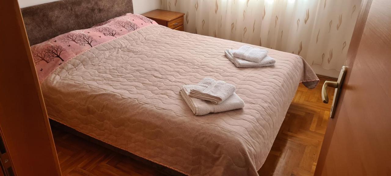 Apartman Velimir Stari Aerodrom ポドゴリツァ エクステリア 写真