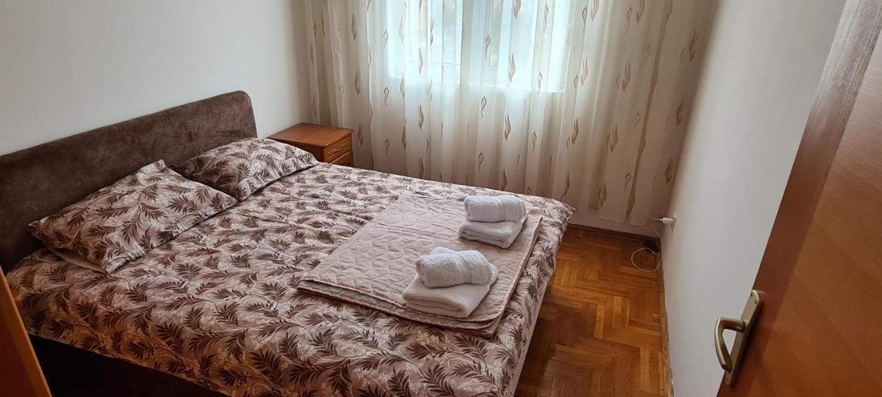 Apartman Velimir Stari Aerodrom ポドゴリツァ エクステリア 写真