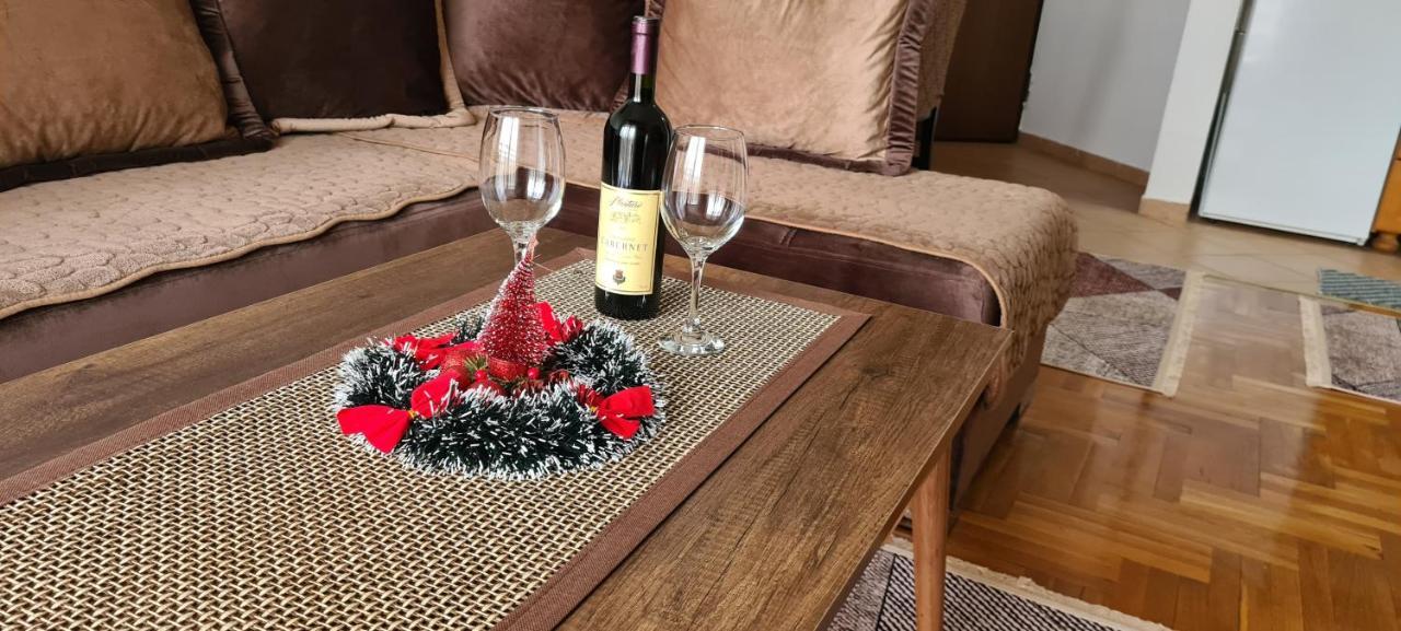Apartman Velimir Stari Aerodrom ポドゴリツァ エクステリア 写真