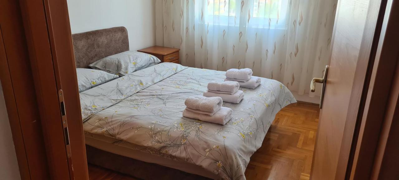 Apartman Velimir Stari Aerodrom ポドゴリツァ エクステリア 写真